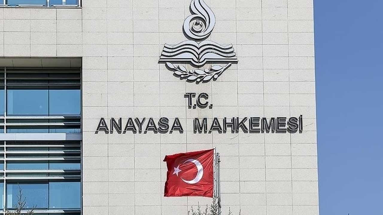 Boşanma davalarında yeni dönem: Anayasa Mahkemesi süresiz nafaka düzenlemesini iptal etti