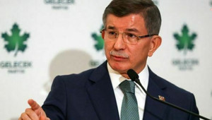 Davutoğlu'ndan Sinan Ateş'in ailesine taziye ziyareti