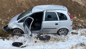 Tunceli'de kaza yapan sürücü donarak öldü