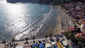 Deniz kıyısında görenleri şaşkına çeviren manzara: Nedeni belli oldu