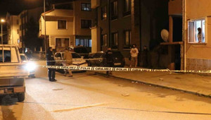 Boşandığı kadını ve erkek arkadaşını vurdu