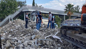 Depremin 122. gününde enkaz altından ceset çıkarıldı