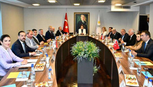 Meral Akşener, yeni Başkanlık Divanı üyeleriyle ilk toplantısını yaptı