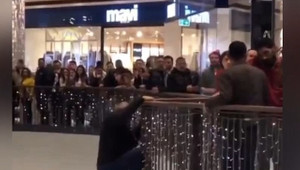 Maltepe'de bir kişi, 'Çocuklarım aç' diyerek AVM'de intihar etti