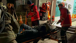 Sanayi sitesinde çıkan yangında 1 işçi mahsur kaldı