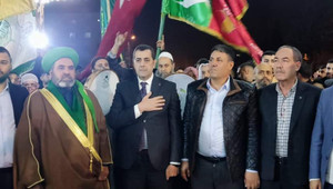 AK Parti adayından Hatay'da cemaat liderleriyle tekbirler eşliğinde yürüyüş