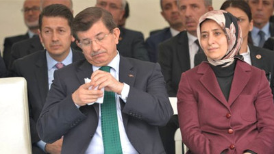 AKP'yi eleştiren Ahmet Davutoğlu'nun eşinin programı iptal edildi