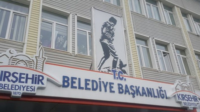 CHP'li bir belediye daha AKP'nin sildiği T.C'yi tekrar yazdı