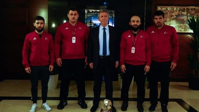 Milli güreşçiler, Mansur Yavaş'ı ziyaret etti