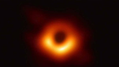 Tarihte ilk defa... Kara delik fotoğraflandı...