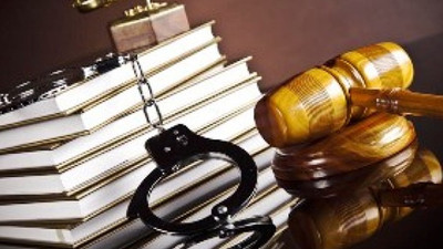 13 yıl boyunca dava açmayan avukata hapis cezası