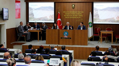 AKP'li belediye arkasında enkaz bıraktı!