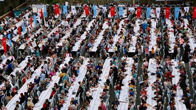 AKP'nin iftarı için öğrenciler erkenden evlere gönderildi