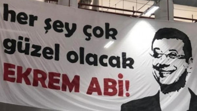 İBB Başkanı Ekrem İmamoğlu 'İstanbul Gönüllüleri'yle bir arada