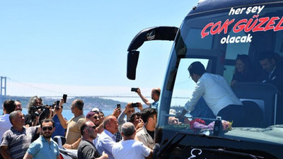 İmamoğlu'ndan Boğaz turu: Denizden 'gönüllü' çıktı!