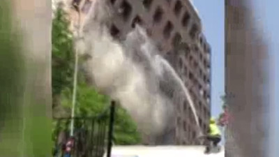 İstanbul'da 11 katlı binanın yıkımı sırasında çökme!