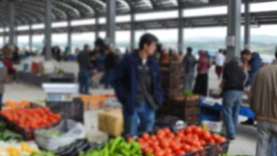 Pazar parası yüzünden tartıştığı karısını bıçakla öldürdü