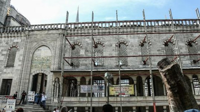 Sultanahmet Camii'nde tartışma yaratan restorasyon