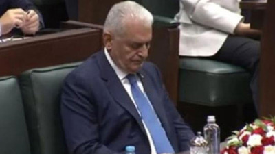 Erdoğan konuşurken Binali Yıldırım...