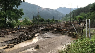 Hızlı tren durdu, yüzlerce insan mahsur kaldı