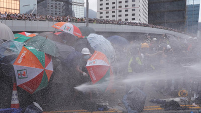 Porno sitesinden çağrı: Evde mastürbasyon yapmak yerine eyleme gidin