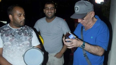 Şener Şen'in cüzdanındaki dikkat çeken detay