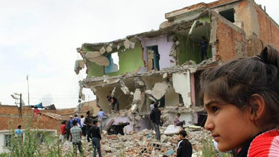 Yıkılan Sur'un ihaleleri de "kadrolu" şirketlere