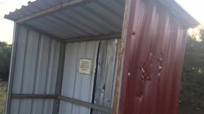 AKP'li belediye mahallelinin yaptığı durağı yıktı