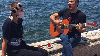 Alkışlanacak hareket! Tedavi gören genç kız için şarkı söyledi