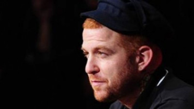 Athena Gökhan açtı ağzını yumdu gözünü