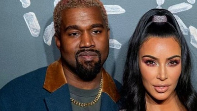 Kendi kilisesini kuruyor