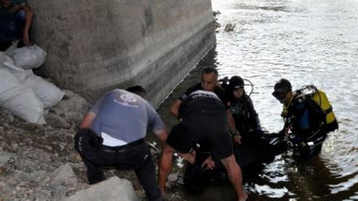 Sıcaktan bunalıp dereye giren gençten acı haber geldi