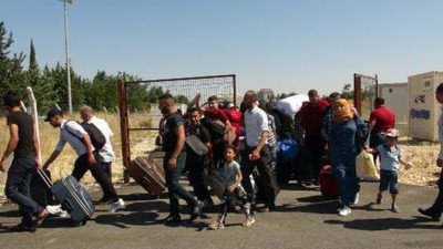 Sınır kapısında izdiham: Suriyeliler akın etti...