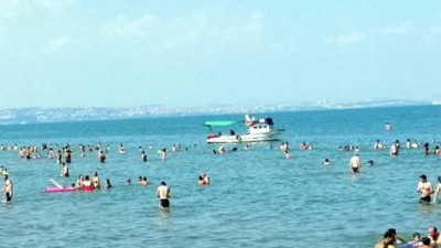 Tekirdağ'da vatandaş plaja akın etti