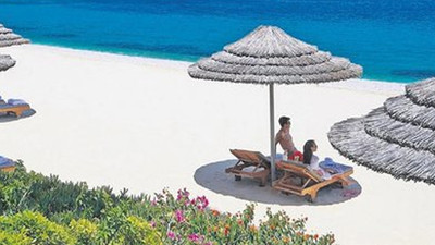 Ünlü mekanda şezlonga oturma parası dudak uçuklattı