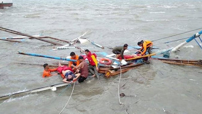 3 yolcu teknesi battı: 31 ölü
