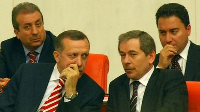 AKP kurucusundan Erdoğan'a yanıt: Partiden ayrılanları eleştirmek yerine...