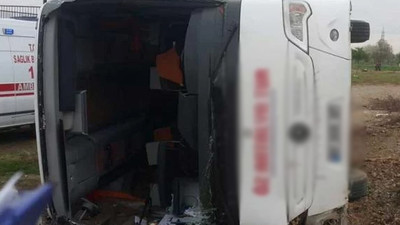 Antalya'da tur otobüsü şarampole devrildi: 25 yaralı