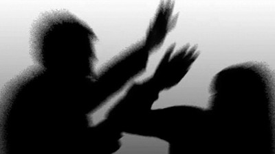 Darp ettiği sevgilisini mezarlığın önüne attı