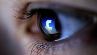 'Facebook sizi gözetliyor'
