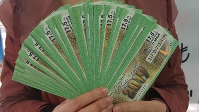 İkramiye çıkmayan bileti atmayın: 100 bin liraya satılıyor