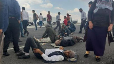 Kars'ta rüzgar minibüsü uçurdu!