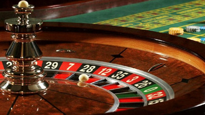 Kumarda karısını kaybetti!