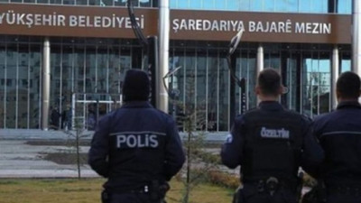 Van'da 8 belediye meclis üyesi görevden alındı