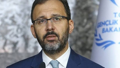 Bakan Kasapoğlu, milli yüzücüleri kutladı