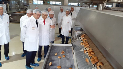 İmamoğlu, Halk Ekmek Fabrikası'nda incelemelerde bulundu