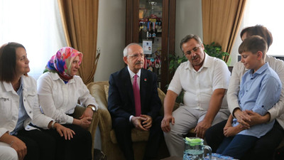 Kılıçdaroğlu, Taksim'de öldürülen gencin ailesini ziyaret etti