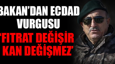 Bakan Çavuşoğlu’ndan askeri üniformalı fotoğraf