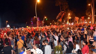 Marmaris'te 8 bin kişiyle 29 Ekim Cumhuriyet Bayramı yürüyüşü
