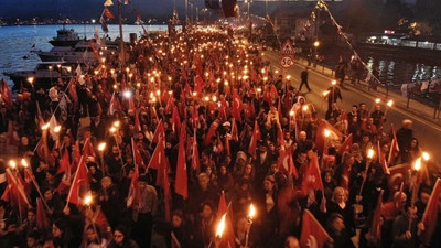 Sarıyer'de Cumhuriyet için yürüdüler